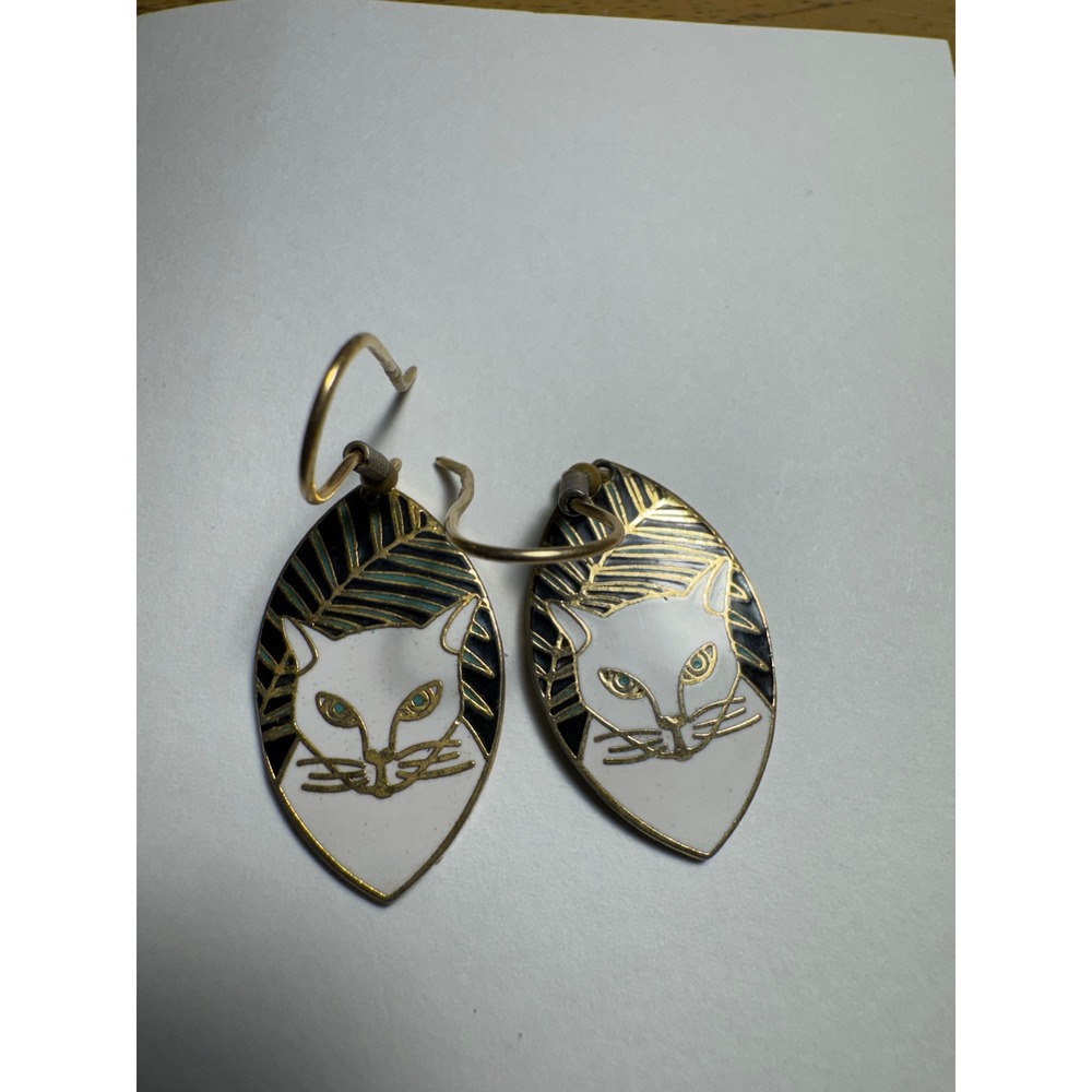 Discovery Gold Tone Enamel White Cat Dangle Earrings French Hook Boho Feline
